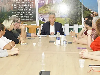Prefeito de Guarujá assina dois projetos de lei voltados aos idosos e pessoas com deficiência