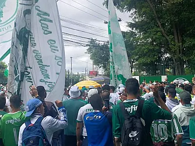 Torcida do Palmeiras apoia time em último treino antes da final do Paulista