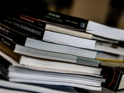 Feira da Unesp oferece livros pela metade do preço