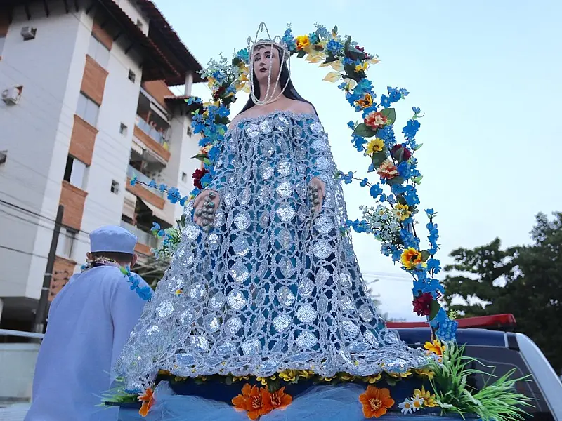 Festa de Iemanjá deve reunir cerca de 10 mil pessoas neste domingo (1) em Guarujá