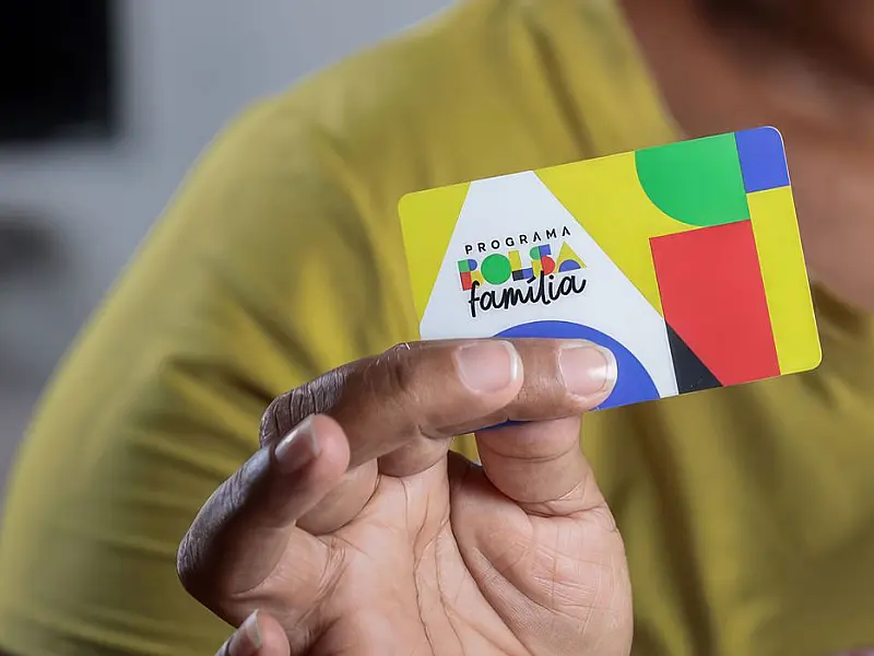 Três milhões de famílias do Bolsa Família deixaram pobreza, aponta FGV