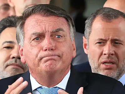 Golpe: após live na UTI, STF intima Bolsonaro em hospital de Brasília