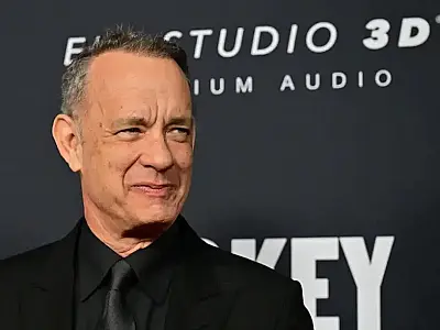 Tom Hanks afirma que vai boicotar livros reescritos tidos como ofensivos