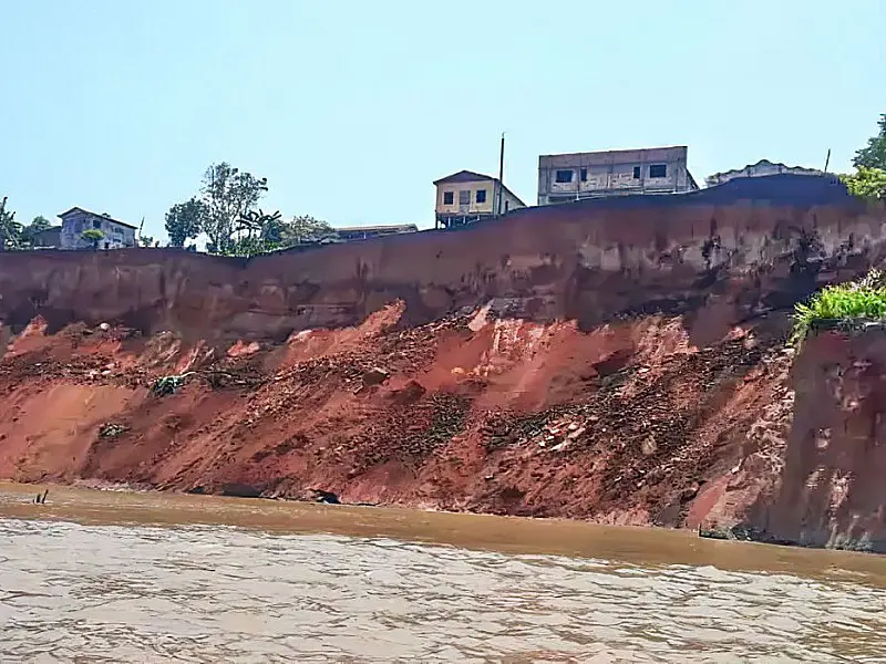 Deslizamento de terra em Beruri (AM) deixa um morto e 200 desabrigados