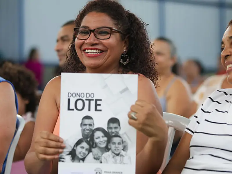 Mais 110 famílias de Praia Grande são beneficiadas pelo programa Dono do Lote