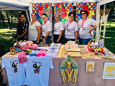 Feira de Artesanato Itinerante oportuniza geração de renda e visibilidade ao Autismo