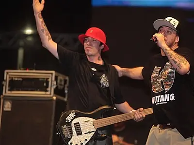 Champignon eterniza o rock brasileiro com atitude e virtuosismo