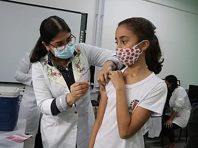 Ministério da Saúde distribui 740 mil doses de Coronavac para vacinar crianças
