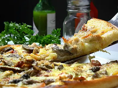 Bares e restaurantes projetam 10% a mais de movimento na Páscoa e Tiradentes, diz Abrasel
