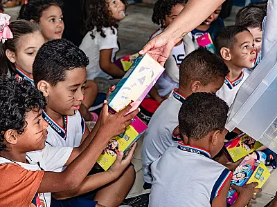 Prefeitura distribui cerca de 17 mil ovos de chocolate para alunos de Bertioga
