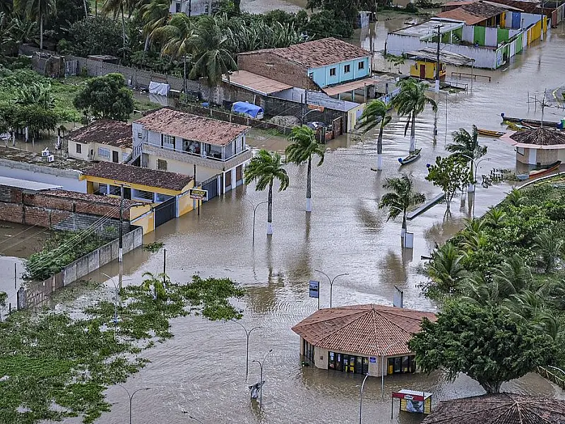 Desastres naturais deixam 48 cidades em estado de emergência