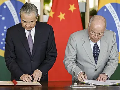 Visto de permanência de brasileiros e chineses passa para dez anos