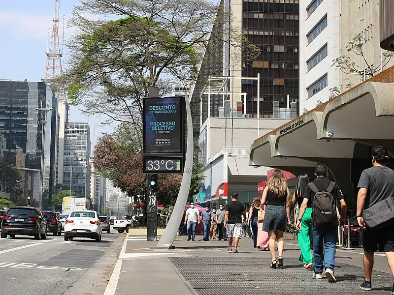 Brasil registra 26 mortes e 4,6 mil casos em 24h