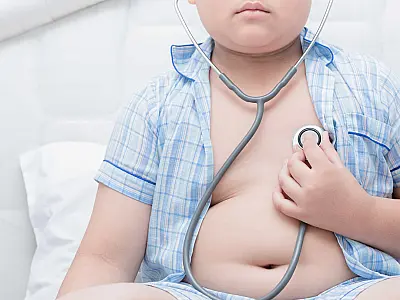 Crianças brasileiras estão mais altas e mais obesas, revela estudo