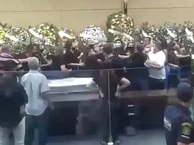 VEJA O VÍDEO: velório do vereador Doidão tem barraco envolvendo familiares e a ex-mulher dele