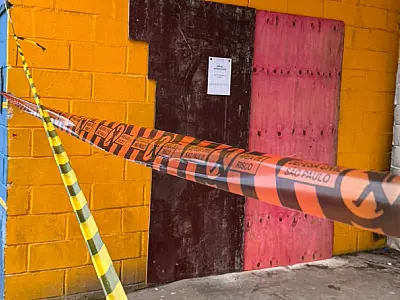 Galpão abandonado com risco de desabamento é interditado pela Defesa Civil em Mongaguá