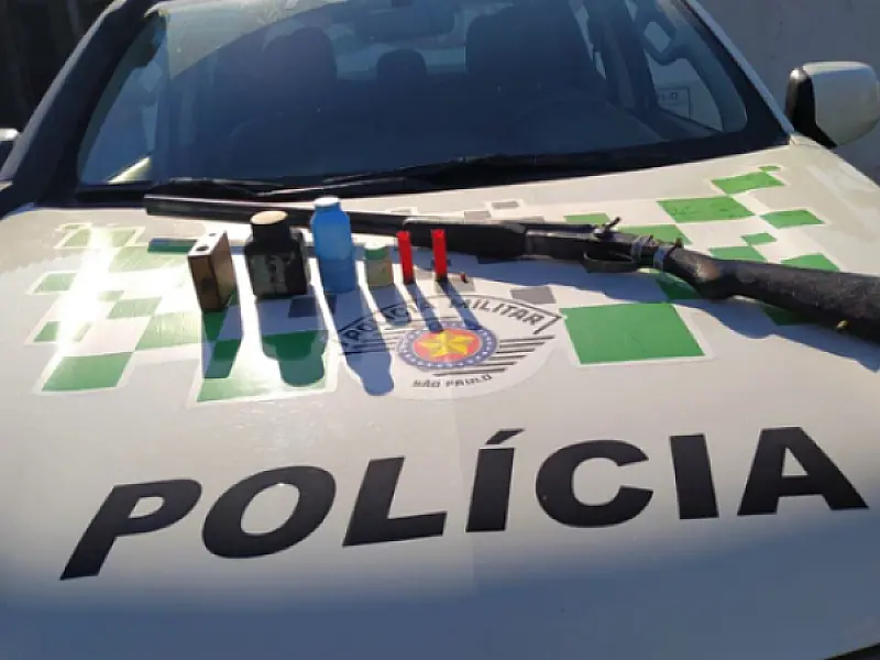 PM Ambiental apreende armas de fogo e objetos de caça em base de reserva florestal