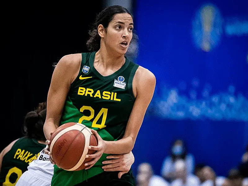 Atleta da seleção brasileira é escolhida por equipe da WNBA
