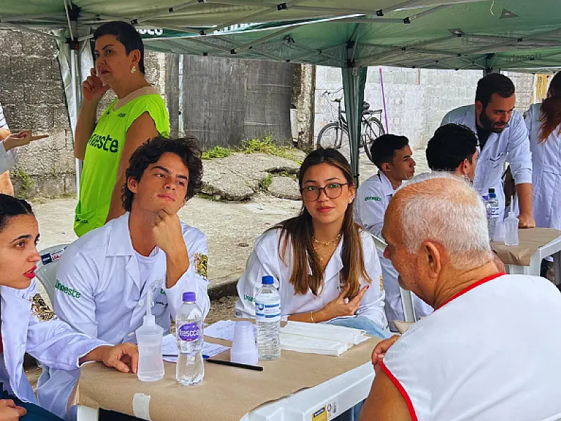 Médicos realizam mais de 100 atendimentos gratuitos à população do Guarujá