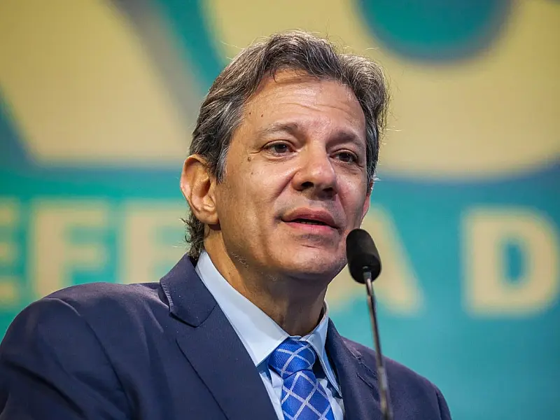 Ao FMI, Haddad defende redução de juros no Brasil e se compromete com responsabilidade fiscal