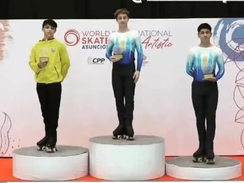 Patinadores de Santos conquistam medalhas no Paraguai e embarcam para a Itália