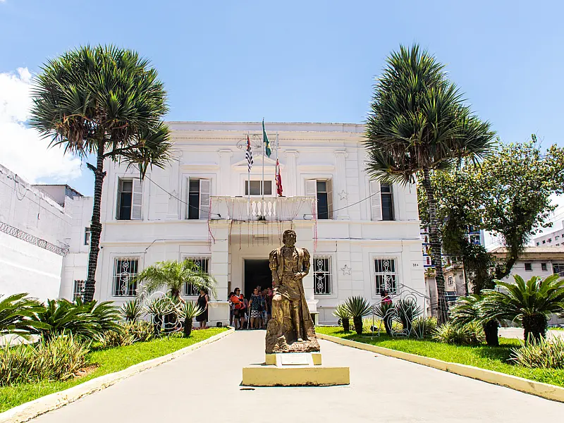 Prefeitura de São Vicente divulga novos números de telefone de secretarias