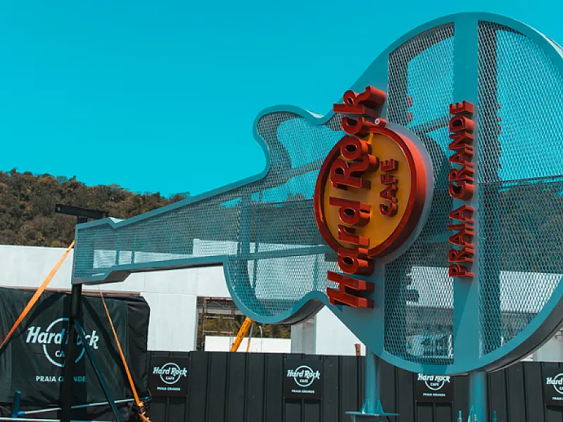 PG/SP recebe guitarra oficial do Hard Rock Cafe e celebra nova fase de cultura e desenvolvimento