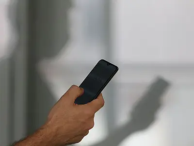 Apenas 37% de quem usa internet somente no celular checam informações