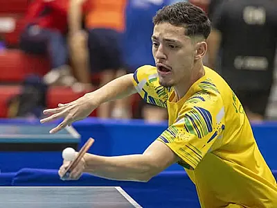 Mesatenista paralímpico Jean Mashki conquista a prata em torneio na Espanha