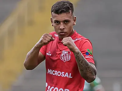 'Intruso' entre goleadores do ano foi fenômeno da base com mais de 100 gols