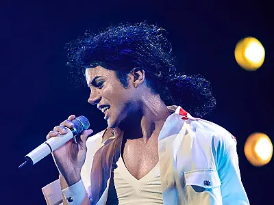 Filme poupa Michael Jackson de pedofilia, diz diretor de longa com acusações