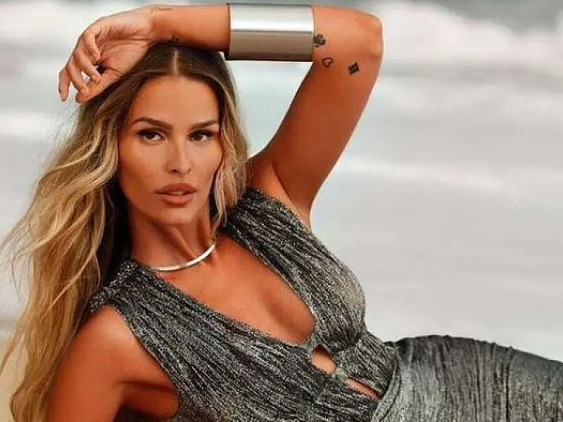 Yasmin Brunet tira sobrenome Medina no Instagram após suposto beijo