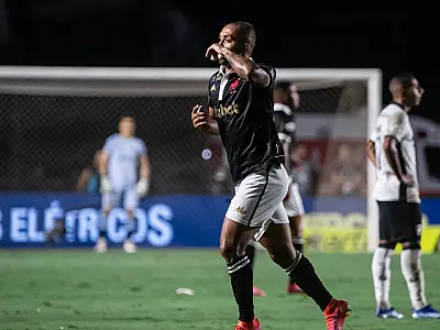 Vasco e Corinthians jogam para se afastar da zona do rebaixamento