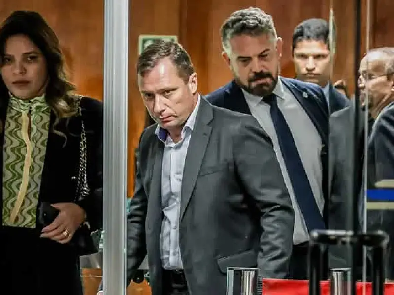 Cid confirma que Bolsonaro recebeu US$ 86 mil por venda de joias