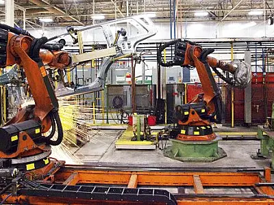 Produção industrial cai 0,6% de junho para julho