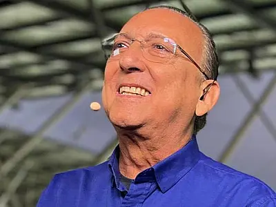 CBF faz acordo por jogo da seleção no novo canal de Galvão Bueno no YouTube