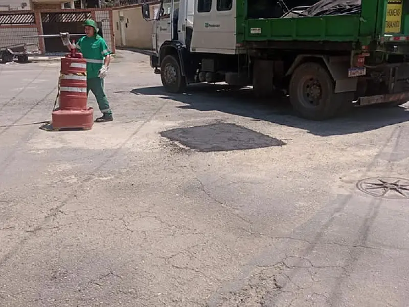Santos inicia ações de tapa-buracos para reparar danos das chuvas