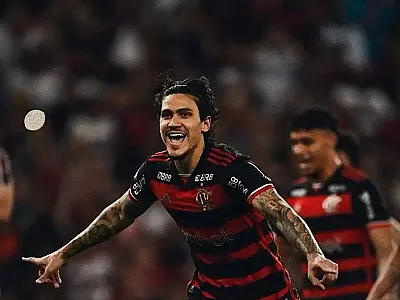 Flamengo bate Fluminense com gol de pênalti e segue líder do Brasileirão