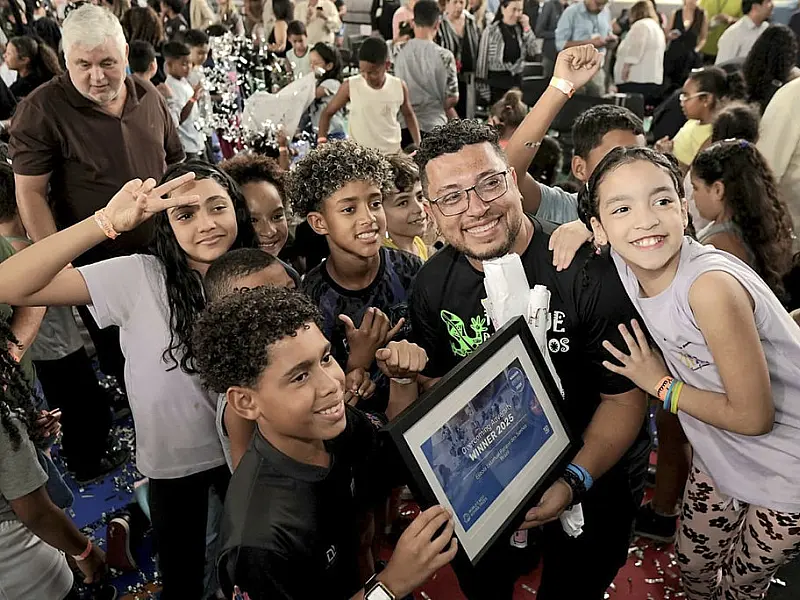Projeto que levou ao prêmio de Melhor Escola do Mundo será ampliado para mais 100 unidades de ensino