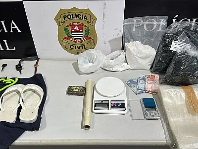 Homem procurado por roubo é preso pela Policia Civil com drogas em residência