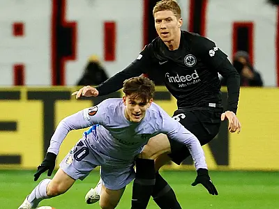 Barcelona empata com Frankfurt