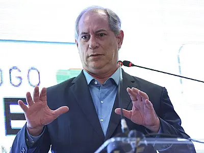 Ciro Gomes contrai Covid e suspende atividades de pré-campanha