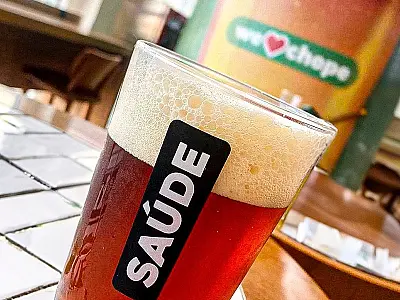Santa Grelha destaca  cervejas artesanais e cachaças premiadas para harmonizar com seu cardápio