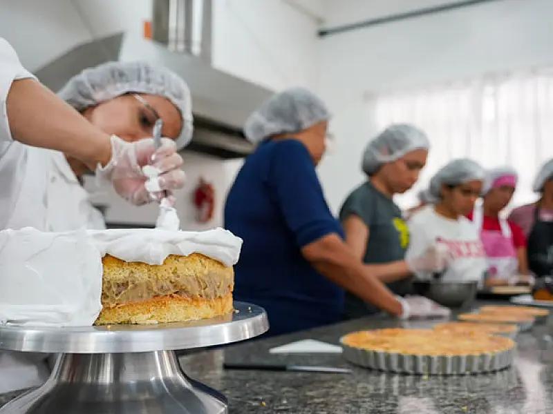 PAT de Praia Grande e Carlo's Bakery anunciam novas vagas de trabalho aos moradores da Cidade