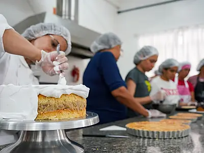 PAT de Praia Grande e Carlo's Bakery anunciam novas vagas de trabalho aos moradores da Cidade