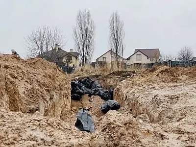 Nova vala comum com dezenas de corpos é encontrada perto de Kiev