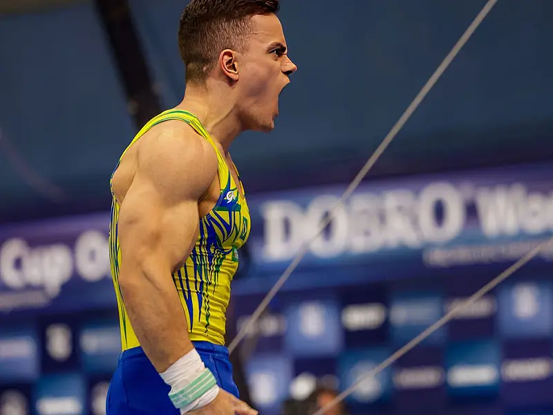 Ginasta Caio Souza lidera ginástica brasileira em etapa da Copa do Mundo