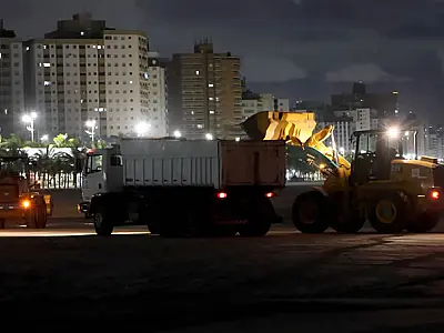 Praia Grande/SP recolhe 638 toneladas de lixo da praia após o Réveillon