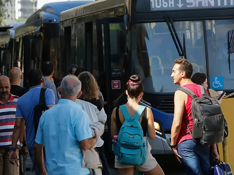 Motoristas de ônibus aprovam greve a partir de sexta-feira em São Paulo