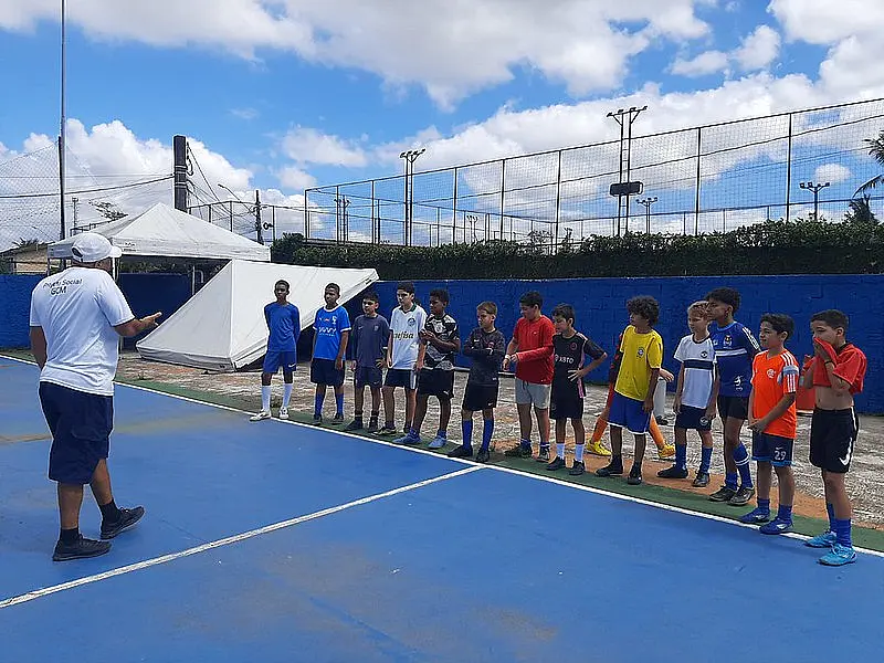 Projeto da Guarda Municipal abre 200 vagas para aulas de futsal e voleibol em Guarujá